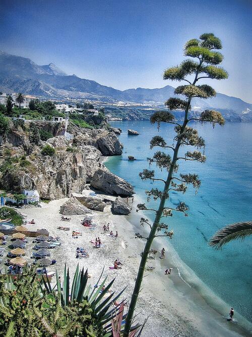 Tannerdesert's tweet photo. #Nerja,#Málaga - #España http://t.co/LgxhzwFMNn Via @_Paisajes_