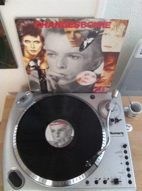 patrickomahony's tweet image. #NowPlaying #Bowie #ChangesBowie How good is this? God! I love music on #vinyl