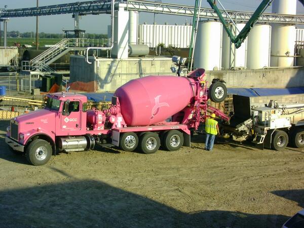 ConcreteCares's tweet photo. These #pink trucks work too.  This GCC truck donates $0.50 per yard delivered to @SusanGKomen http://t.co/SrLUTiUUyC