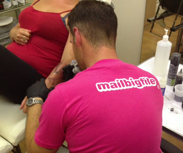 mailbigfile's tweet image. Terry from @Differink is #pinkandproud are you? #MailBigFile
