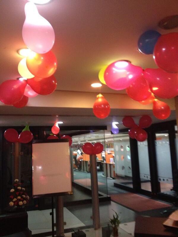 anneshadeb's tweet image. Happy 17th bday #Text17 @Text100India