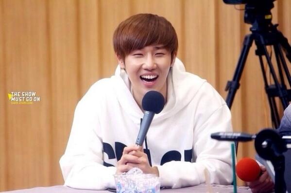 SevenDwarf_TH's tweet photo. Gyu (cr.the show must go on) http://t.co/lPfC4Yc8AA