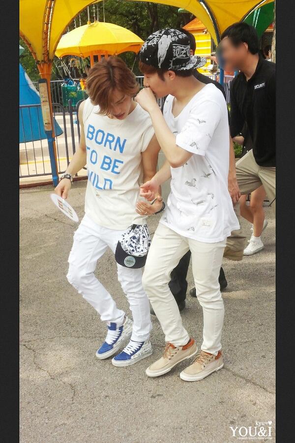 SevenDwarf_TH's tweet photo. Gyu&amp;Dongwoo (cr.logo) http://t.co/mpIlX6qbwf