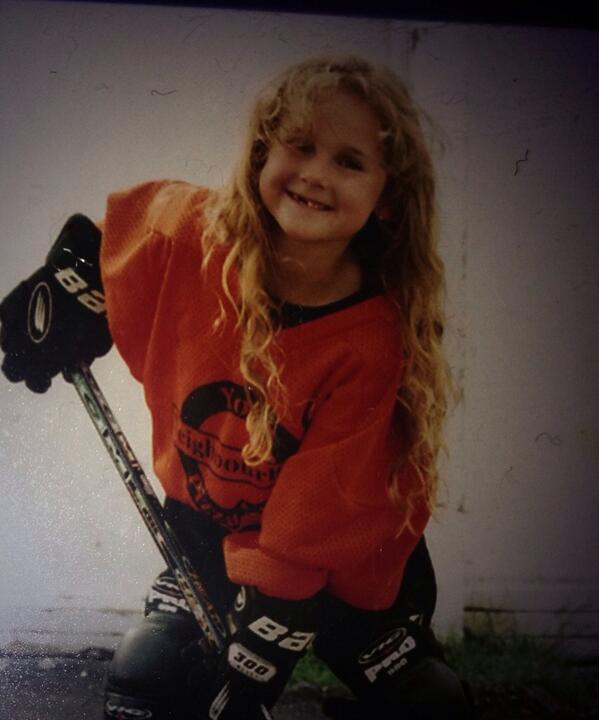 BaileyOsborne_'s tweet photo. Back in my ball hockey days lol #dust #MissingJibs http://t.co/kkwMPFabx3