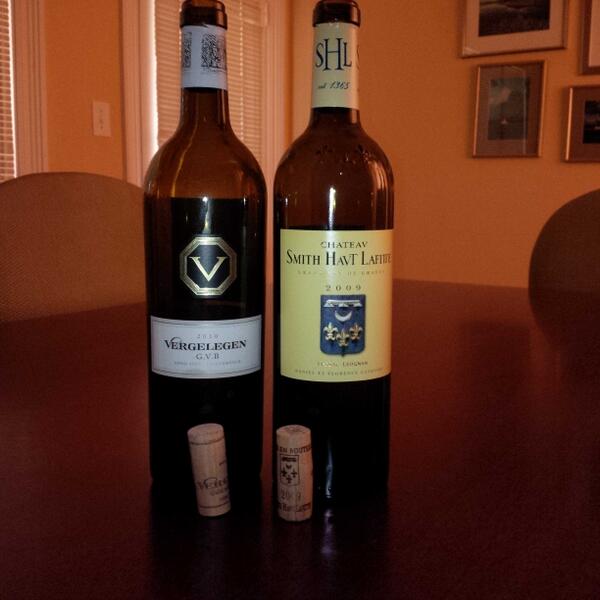 Este_Lottering's tweet photo. "@wynboerdwayne: Vergelegen white 2010 vs Chateav Smith Havt Lafitte 2009 http://t.co/xGv1j7crzD"