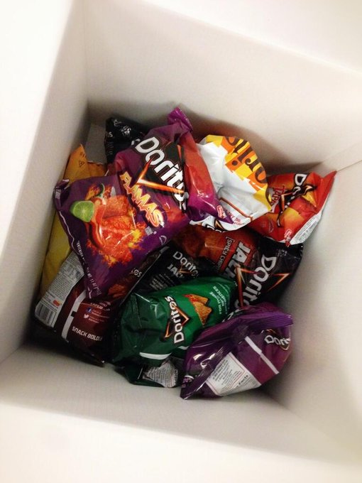 Mystery package from @TacoBell arrived at the office. Contained no explanation, but plenty of snacks<a class="tags" target="_blank" title="On Twitter" href="/?out=eyJ0eXAiOiJKV1QiLCJhbGciOiJIUzUxMiJ9.eyJpYXQiOjE3MjIzNTEwMDcsImlzcyI6InR3cG9ybnN0YXJzLmNvbSIsIm5iZiI6MTcyMjM1MTAwNywiZXhwIjoxNzUzODg3MDA3LCJyZWRpcmVjdF91cmwiOiJodHRwczovL3R3aXR0ZXIuY29tL1RhY29CZWxsIn0.vQ-q-61vaKt-RReua99D01J3Gzi5Xj484COeH9CA75l_VyoGLPlka5OGd41w6TR4WUpaaHNS8w__KHxoEQgmkQ">@TacoBell</a>
