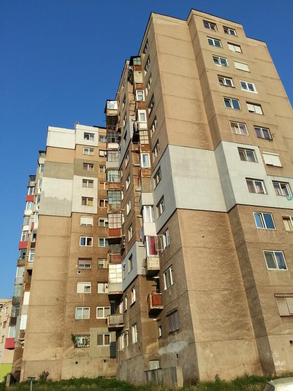 WABIweb's tweet photo. Anni 80. E dimostrarli. #Hunedoara #Romania #anni80 http://t.co/pfs7hzhtBn