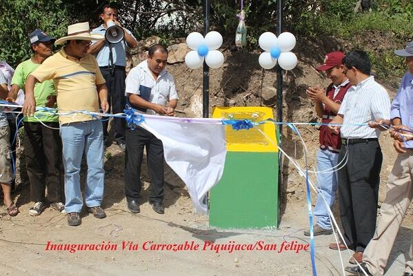 mpj2012's tweet image. EN PRESENCIA DE AUTORIDADES EDILES, POLÍTICAS, RELIGIOSAS Y CIVILES  INAUGURAN CARRETERA CRUCE PIQUIJACA-SAN FELIPE.