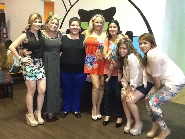 De fiesta infantil <a href="/erikalunam/">kika luna</a>