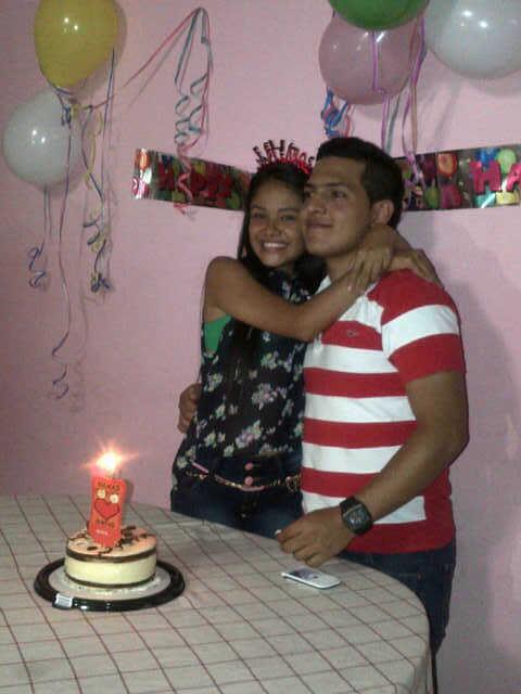 Sarijb02's tweet photo. Teamo mi vida me haces demaciado feliz http://t.co/HZQFThb4yx