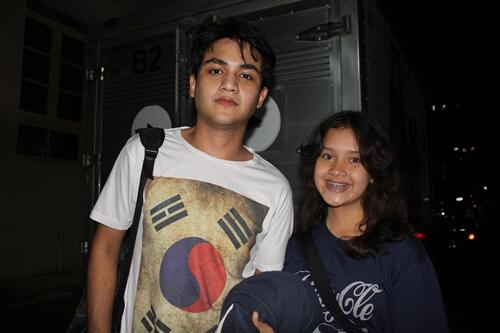 Thrissyaarplr's tweet photo. Inget ini ga ka yang waktu itu aku sm temen aku minta foto malem malem? Ka @RizkiAlatas gantengg♥ http://t.co/quDb5AfUUX