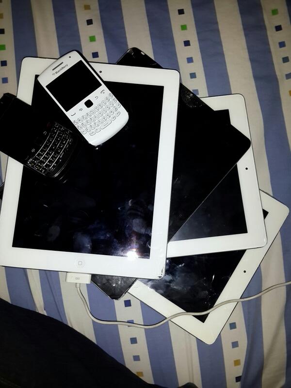 Abdullahqatar20's tweet photo. Take frm s4 any1wanna buy :p http://t.co/7OfH5BSVXN