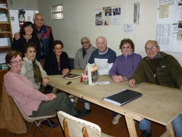 DirAdultBB's tweet photo. Compartimos una linda tarde intercambiando ideas con la comisión del Ctro. de Jub. Villa Ressia  @DiegoMPalomo http://t.co/mGhE6MmG3X