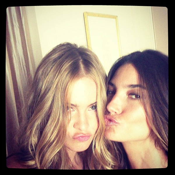 VictoriasSecret's tweet image. On your mark. Get set. Grab your bestie &amp;amp; #PoseOff!