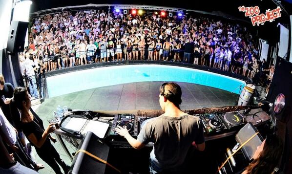 IbizaClubNews's tweet photo. Zoo project tomorrow... who´s in? #bodypaint #sealpitt #alldaybender http://t.co/xUMXmVjLdA