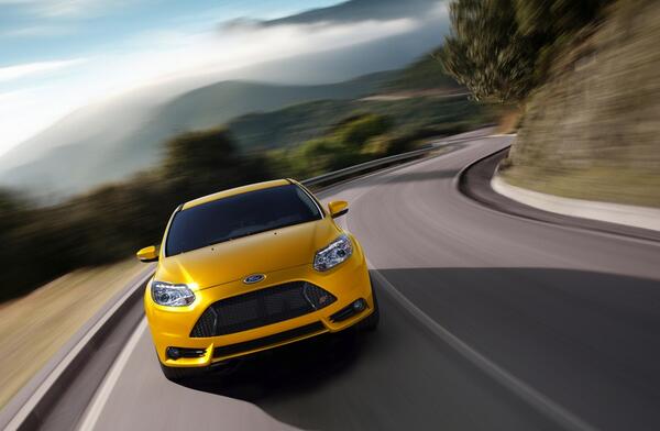 EgolfFord's tweet photo. Do you love the #Ford #Focus ST? We sure do! RT this post if you agree! http://t.co/oMeugtXxJW