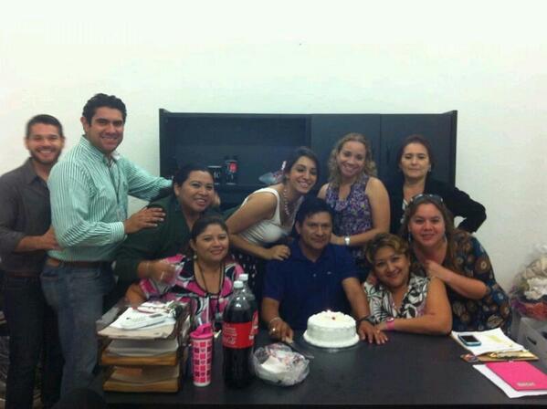 140Claudia's tweet photo. En el cumple de berny http://t.co/6HxeuKHzgR