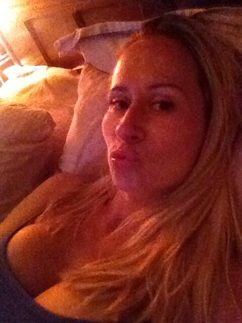 In bed now x http://t.co/lR4ZjAhVN0