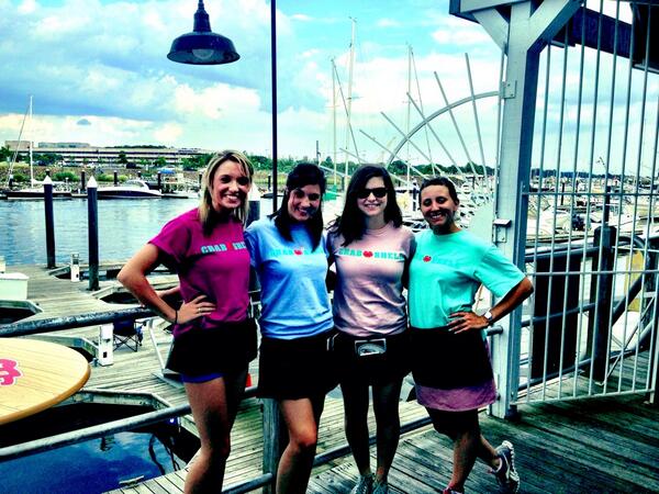 TheCrabShell's tweet image. Beautiful Friday with these ladies in the shack tonight!