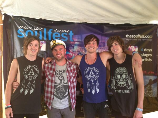 RajdeepPaulus's tweet image. @PCFHBAND okay. These guys are an absolute #MustCheckOut!! #talent #soulfest2013 thanx 4 sharing your stories!!