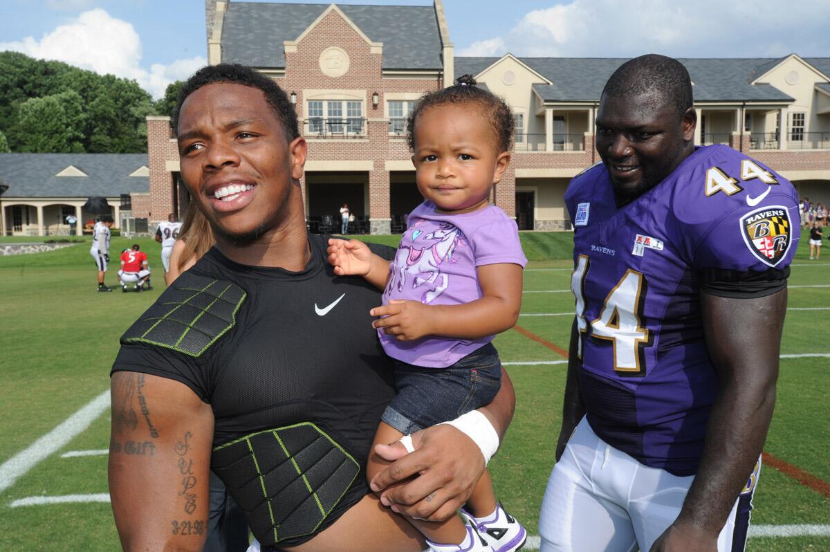 BQsmTDICIAAjDur.jpg:large