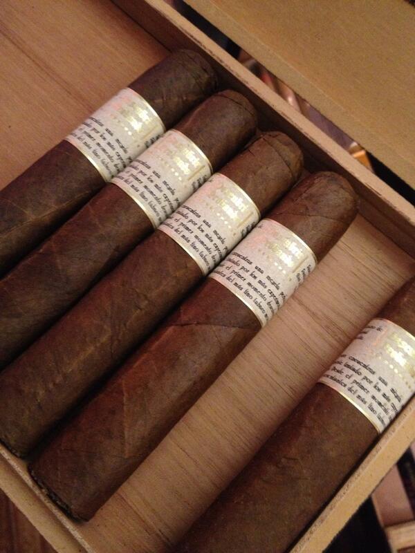 Gracias <a href="/donpomi/">ilan</a> por este maravilloso regalo #puromexicano #DescubrirProbando