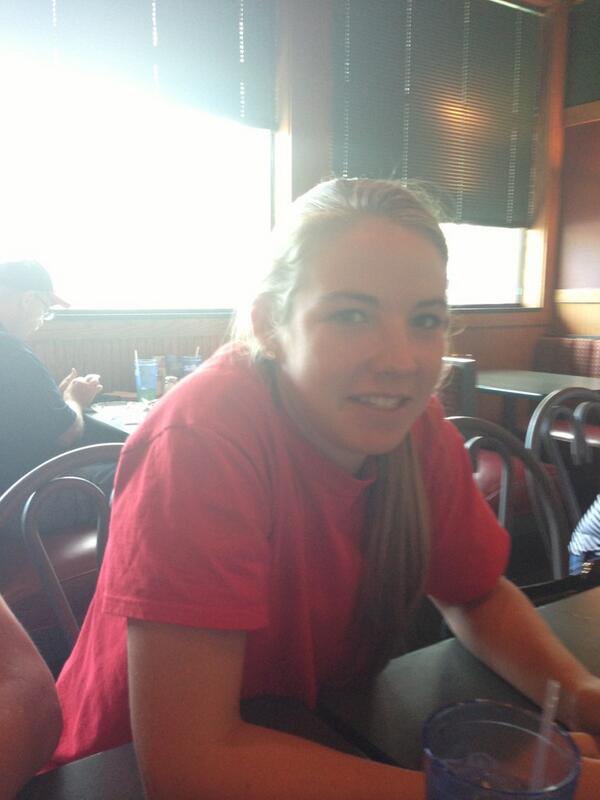 marcus_knouse20's tweet photo. Not as hot as Riley but she'll do. #mahgurl http://t.co/5xyzMeIbHA