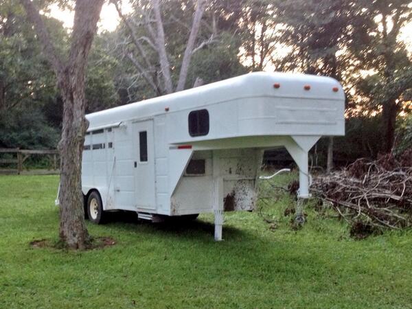 MarkWilliams51's tweet photo. I have this horse trailer. Any body out there that wants it.   All I want is my truck washed http://t.co/BYW0POkdrW