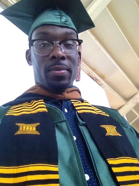 DeucejulCE's tweet image. #KHUFU #DELTABETA RT @DreHoops06: I DID IT, I GOT MY MASTERS!!!!! #MBA #FAMU