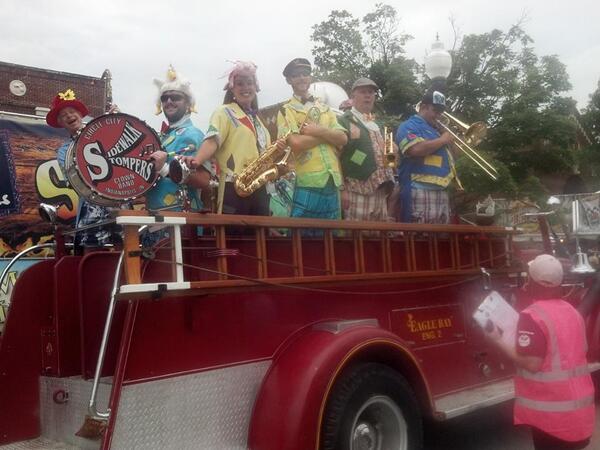 The first day of the #IndyStateFair was a blast!  
#saxophone #trumpet #trombone #clowns <a href="/IndyStateFair/">Indiana State Fair</a>