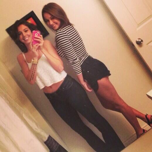 espringen's tweet photo. Girls night with my main b @hollyd_13 http://t.co/dT8CJgP9Lj