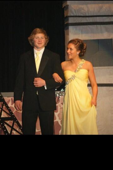 teat_sqeezer69's tweet photo. @Kristina_A25 this pic is to funny#whatarewedoing http://t.co/0d2urXs4eU