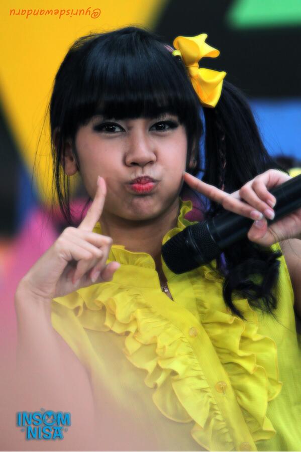 yurisdewandaru's tweet photo. Bahkan saat bidadari ini manyun, tetap saja membuatku tertegun! :) @AnisaChiBi #SharePict #TOPPOPMNC 020813 http://t.co/yOUhbTX8rv