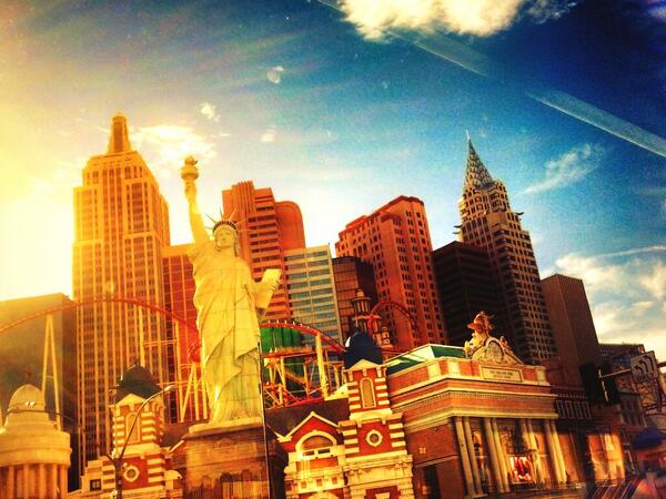 deibnitz's tweet photo. Mas #vegas http://t.co/3YHCLk3acr
