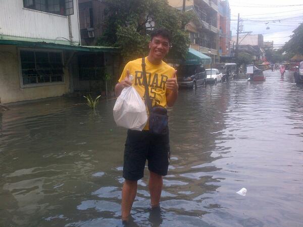 MarkAlfafara004's tweet image. TOMASINO ako!!!! #proudtobethomasian :)
