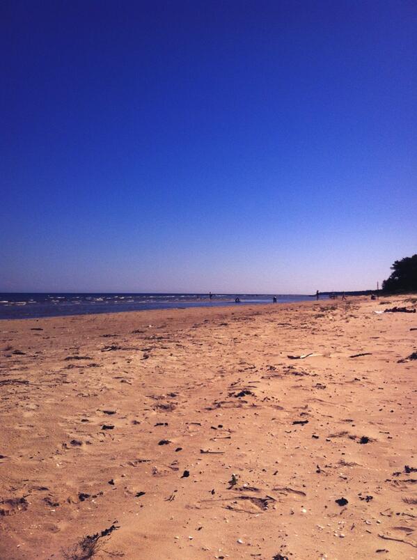 Pēc stundas ar dziesmu tiks oficiāli atklāta kora nometne Žocenē 2013!!! Daža dziedātāja jau peld, sporto,sauļojās.