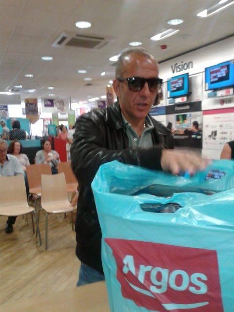 BQw6tAeCAAAM0la.jpg:large