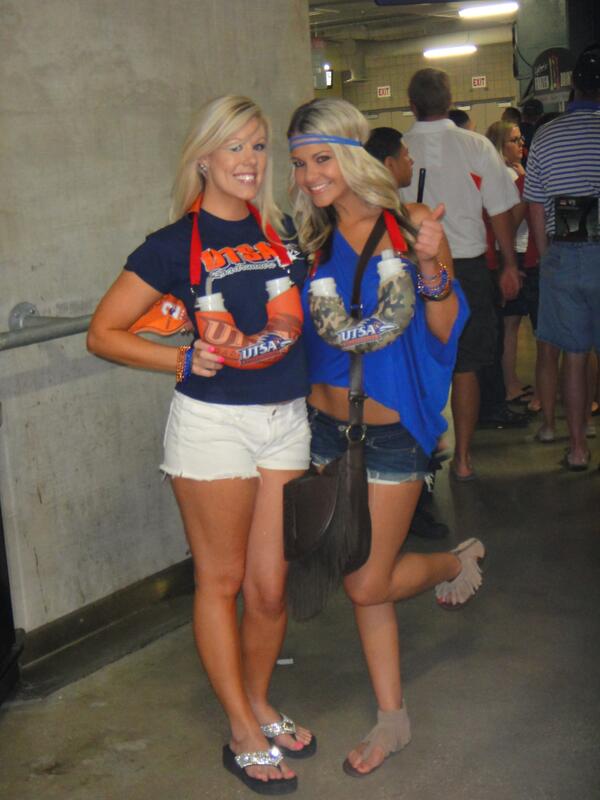 BeverageBolo's tweet photo. #UTSA Fans get ready, The UTSA Beverage Bolo is back! 
Available: http://t.co/RkFecS4PYF
Get it in time for game 1! http://t.co/njvyiR3cuQ