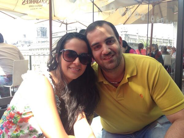 charo0u's tweet photo. “@javierjileta: El desayuno sabatino en familia ... Con @char0u @chuysainz http://t.co/ug4zbJScWl” : ) luv u