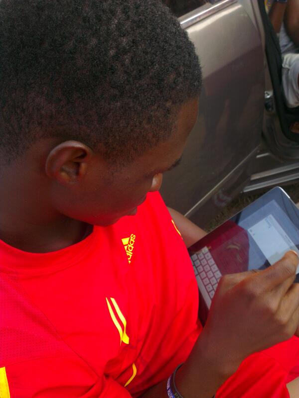 _D_S_J_'s tweet image. #TweetAddict "@esdomp: Based with @_D_S_J_"