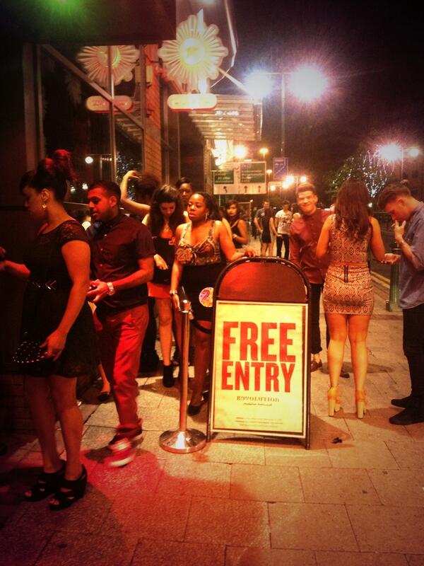 Rev_Birmingham's tweet image. Queuing up the street again!! #WeLoveVodka #Revs4Bevs