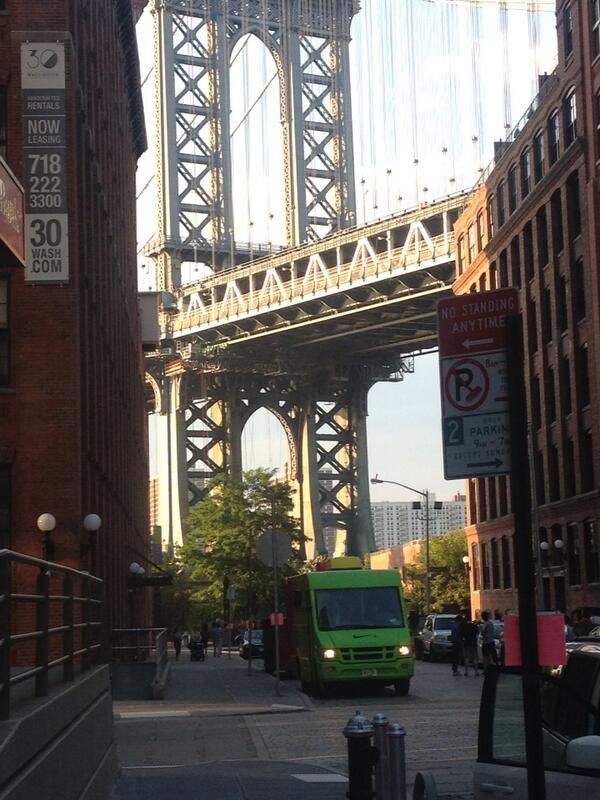 Movemaker365's tweet image. That downtown life.