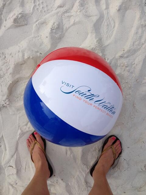 SouthWalton's tweet photo. Come on out #NOLA! Good times at #WhiteLinenNight! http://t.co/T71tT8DfAA