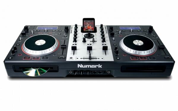 JzueGong's tweet image. Lo Deseo *--* #MixDeck #Numark #Mixer #DJ