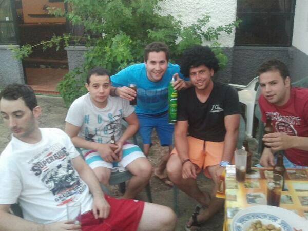 maldonado111288's tweet photo. A tope!! @JosemaGil1 @JosemaAcosta86 @perikisfc @nicocasillero @maldonado111288 #:-):-)

---
---
Enviado por WhatsApp http://t.co/myibxzBSzW