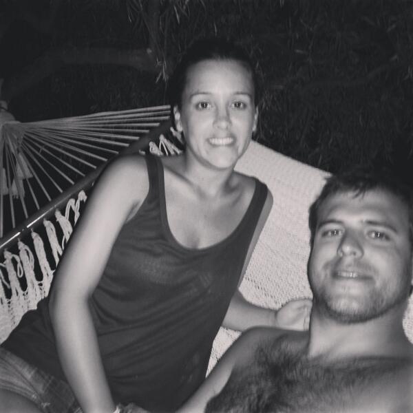 MonikaPerezB's tweet photo. Noches de bohemia en el sur con @iel2701 http://t.co/xpSqjFiDVa