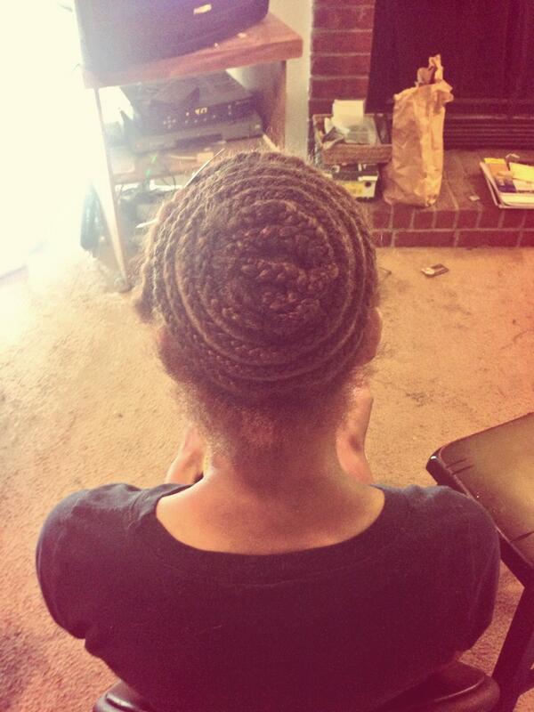TheDNicole_'s tweet image. About to get started on the sew in process #Braidpattern #HairbyDannie #staytuned