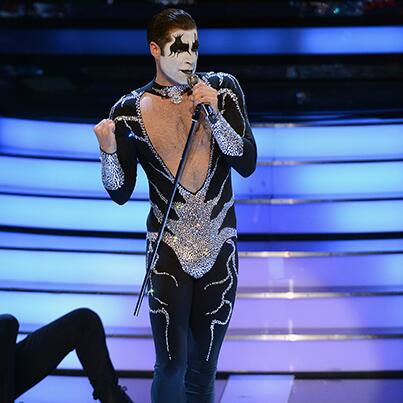 YourFace's tweet photo. Did @Mattjohnsons entertain or terrify you? #RobbieWilliams #YourFaceFinal http://t.co/iNEQ89V0hh