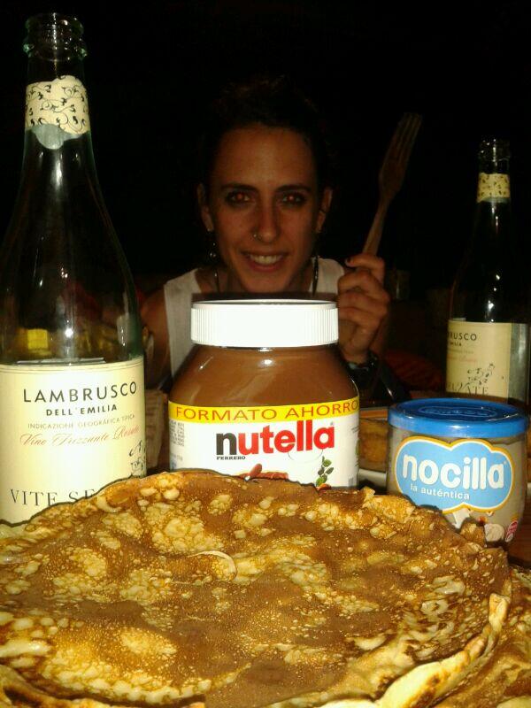 leteiin's tweet photo. esaaa txeff frantsute!! afari eleganteaa! #bazeunko... #crepss #nutella mmmm @ainabustin @cowboy_knight @AneinKuloska http://t.co/aiNoQjmhNR