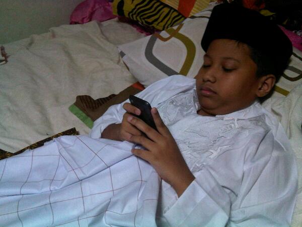 Mimik Aldy tegang saat akan disunat